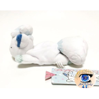 Officiële Pokemon center knuffel, Kuttari Alola Vulpix slapend 18cm lang 